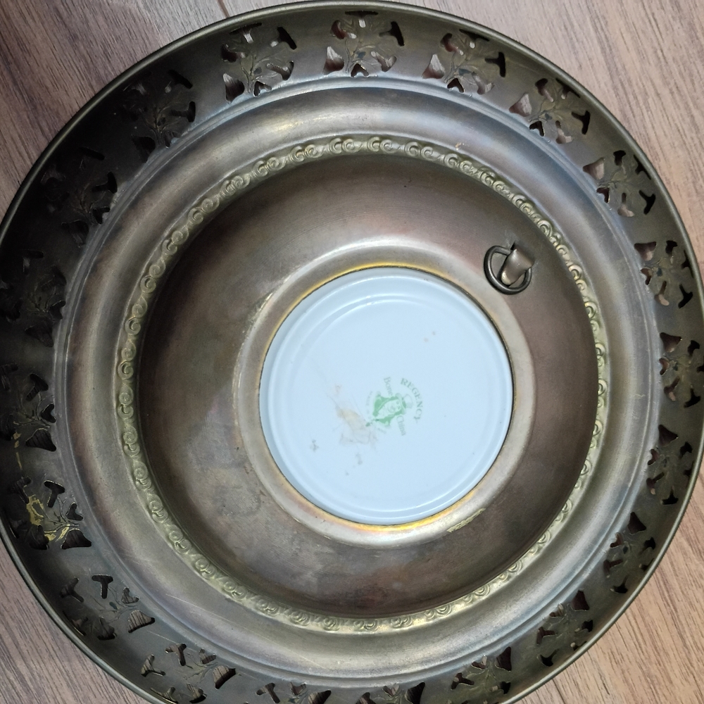 Vintage Decorative Plate with Gold and Black Design - Picture 9 of 9